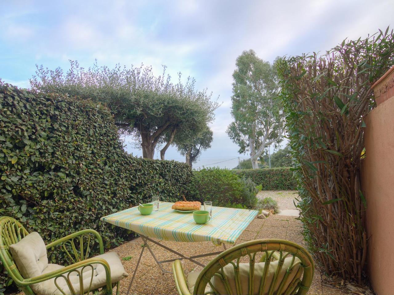 Apartment Les Jardins De La Mer-2 By Interhome Cavalaire-sur-Mer Exterior photo